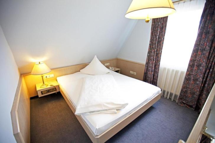 Hotel Hirsch Leonberg Extérieur photo